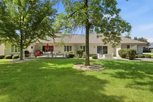 10042 N Holmes Ct, Mequon, WI 53092 - Photo 37