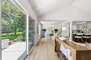 10042 N Holmes Ct, Mequon, WI 53092 - Photo 17