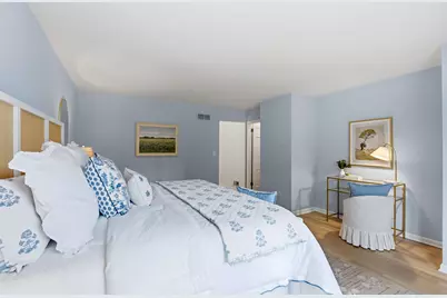 10042 N Holmes Ct, Mequon, WI 53092 - Photo 27