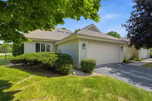 10042 N Holmes Ct, Mequon, WI 53092 - Photo 35