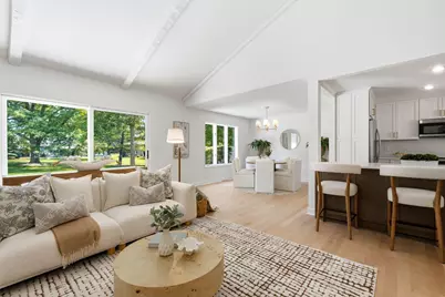 10042 N Holmes Ct, Mequon, WI 53092 - Photo 15