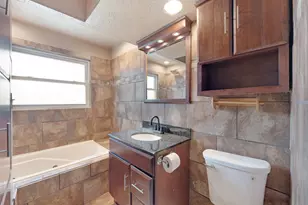 8302 W Courtland Ave, Milwaukee, WI 53218 - Photo 13