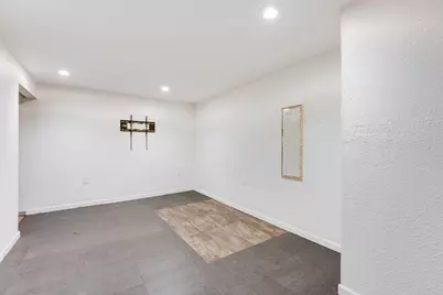 8302 W Courtland Ave, Milwaukee, WI 53218 - Photo 3