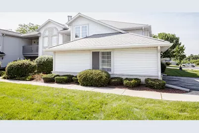 1061  Quinlan Dr #F, Pewaukee, WI 53072 - Photo 5