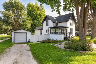 229  S Concord Rd, Oconomowoc, WI 53066 - Photo 1