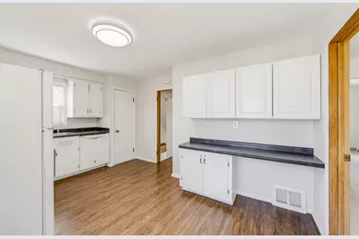 3744 N 100th St, Milwaukee, WI 53222 - Photo 9