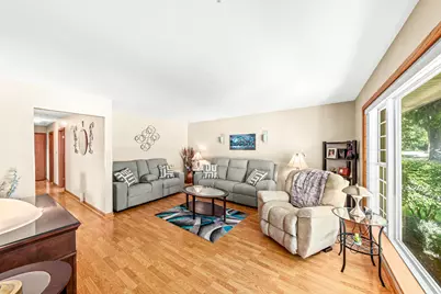 4329 S 49th St, Greenfield, WI 53220 - Photo 7