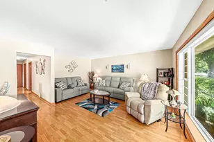4329 S 49th St, Greenfield, WI 53220 - Photo 7