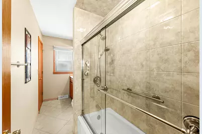4329 S 49th St, Greenfield, WI 53220 - Photo 19