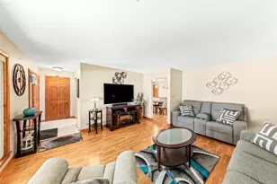 4329 S 49th St, Greenfield, WI 53220 - Photo 9