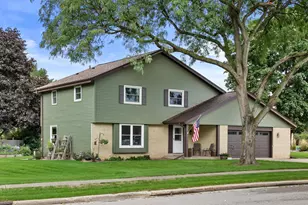 148 Beth Ct, Burlington, WI 53105 - Photo 1