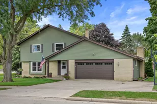 148 Beth Ct, Burlington, WI 53105 - Photo 1