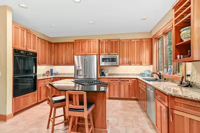 2850 S Amor Dr, New Berlin, WI 53146 - Photo 7