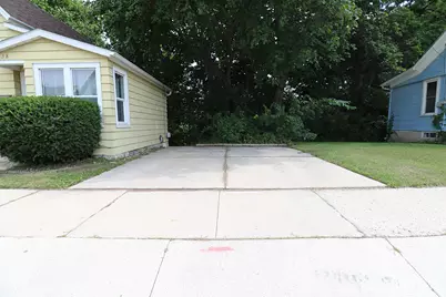 738  Broadway St, Sheboygan Falls, WI 53085 - Photo 3