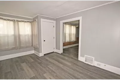738  Broadway St, Sheboygan Falls, WI 53085 - Photo 5