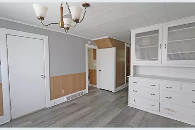 738  Broadway St, Sheboygan Falls, WI 53085 - Photo 9