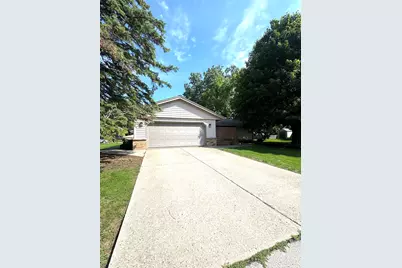 5527 N Meadows Dr, Racine, WI 53402 - Photo 5