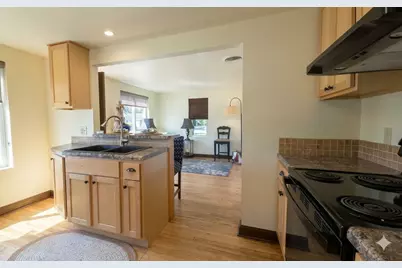 479  4th St, Fond du Lac, WI 54935 - Photo 9