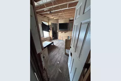 3746 W Sarnow St, Milwaukee, WI 53208 - Photo 5