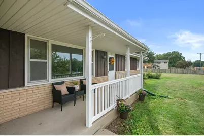 19615 W Coffee Rd, New Berlin, WI 53146 - Photo 9
