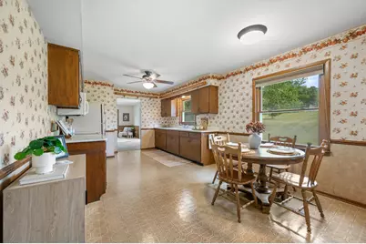 19615 W Coffee Rd, New Berlin, WI 53146 - Photo 3