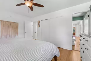 7815 N Chadwick Ct, Glendale, WI 53217 - Photo 21