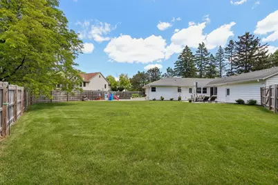 7815 N Chadwick Ct, Glendale, WI 53217 - Photo 47