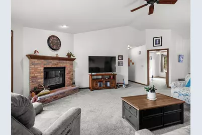 6502  Cloverleaf Ct, Wilson, WI 53081 - Photo 7