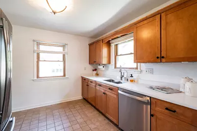 8356  Currie Ave, Wauwatosa, WI 53213 - Photo 9