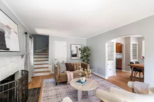 8356 Currie Ave, Wauwatosa, WI 53213 - Photo 5