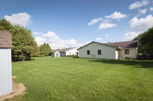 1334 Honeysuckle Rd, Hartford, WI 53027 - Photo 19