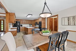 N27W30818 Golf Hills Dr, Delafield, WI 53072 - Photo 9