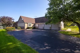 N27W30818 Golf Hills Dr, Delafield, WI 53072 - Photo 29