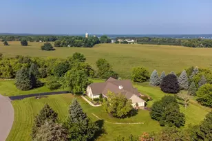 N27W30818 Golf Hills Dr, Delafield, WI 53072 - Photo 45