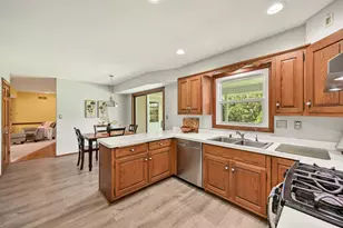 S40W22816 Sommers Hills Dr, Waukesha, WI 53189 - Photo 11