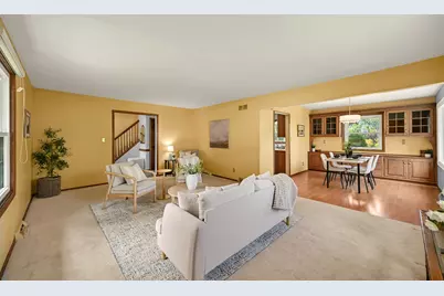 S40W22816  Sommers Hills Dr, Waukesha, WI 53189 - Photo 9