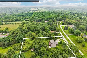 W333S221 Glen Oaks Dr, Delafield, WI 53018 - Photo 15