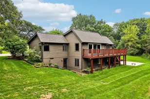 W333S221 Glen Oaks Dr, Delafield, WI 53018 - Photo 1
