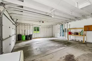 W333S221 Glen Oaks Dr, Delafield, WI 53018 - Photo 37