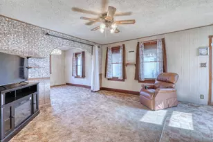 427 W Main St, Newburg, WI 53090 - Photo 9