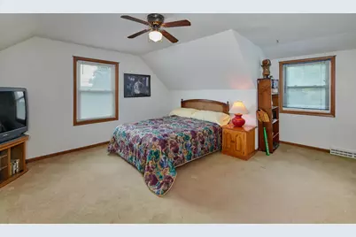 113 N 121st St, Wauwatosa, WI 53226 - Photo 29