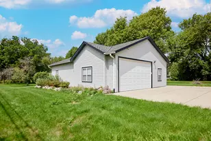 113 N 121st St, Wauwatosa, WI 53226 - Photo 5