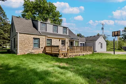 113 N 121st St, Wauwatosa, WI 53226 - Photo 11