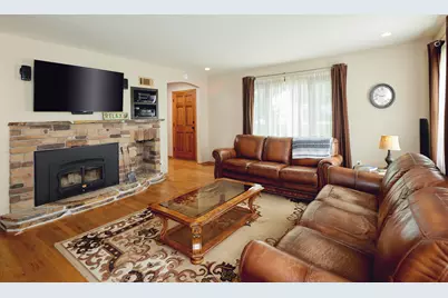 113 N 121st St, Wauwatosa, WI 53226 - Photo 15