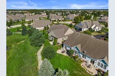 1758  Bess Ct, Oconomowoc, WI 53066 - Photo 7
