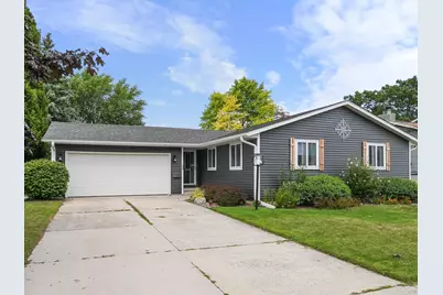 1668  Atlanta Cir, Manitowoc, WI 54220 - Photo 1