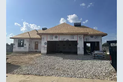 812  Viewpoint Ave, Waukesha, WI 53188 - Photo 1