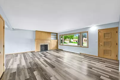 3433  Stratford Ave, Racine, WI 53402 - Photo 7