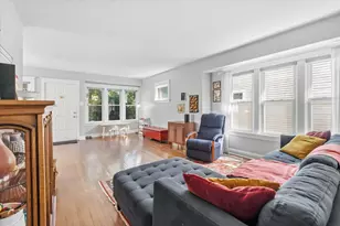 3313 N Bremen St, Milwaukee, WI 53212 - Photo 5