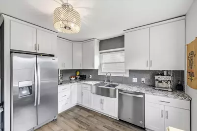 3313 N Bremen St, Milwaukee, WI 53212 - Photo 11